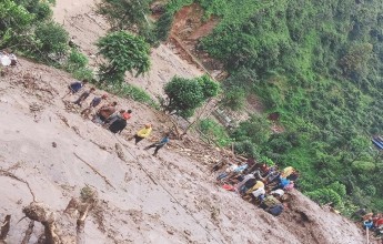 बडिगाड पहिरोः घाइते सबैको हेलिकोप्टरबाट उद्धार, ४ जना अझै बेपत्ता 