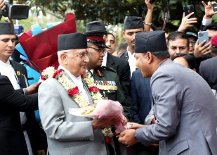 प्रधानमन्त्री ओलीले गरे पदभार ग्रहण