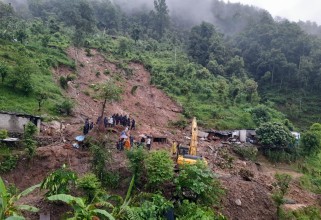 नलगाड नगरपालिकामा पहिरोमा परी एकैघरका तीनजनाको मृत्यु