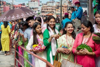 आज साउनको अन्तिम सोमबार, पशुपतिमा भक्तजनको घुइँचो