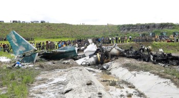 विमान दुर्घटना : प्रधानमन्त्री विमानस्थल जाँदै, गृहमन्त्री पुगिसके 