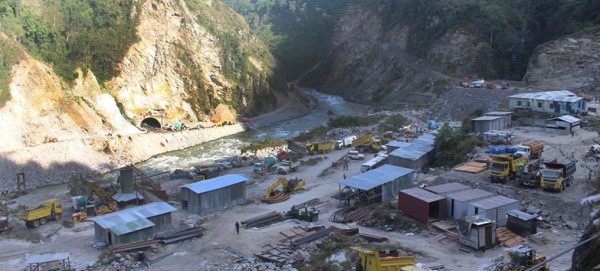 मुआव्जा विवादले २ महिनादेखि अरुण तेस्रोको काम ठप्प, ३ पालिकाको अल्टिमेटम पनि सुनेन सरकारले 