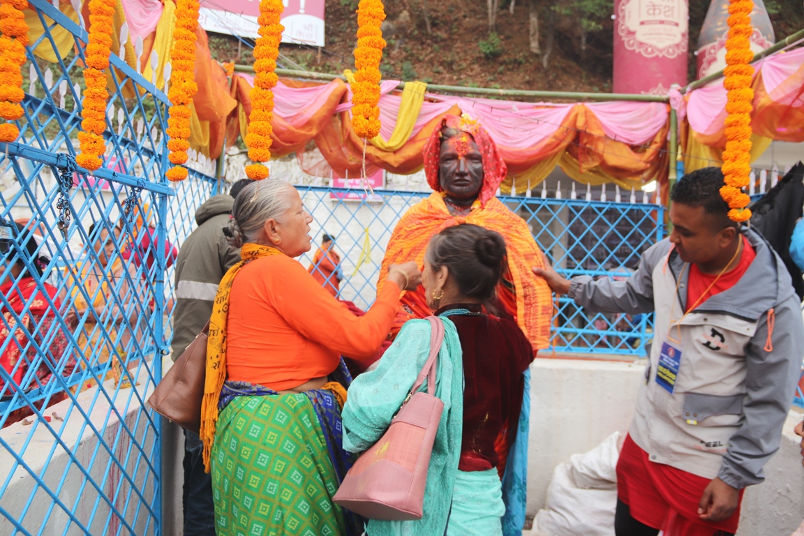 चन्द्रागिरि नगरपालिकाको मातातीर्थमा झल्किएको मातृभक्ति (फोटो फिचर)