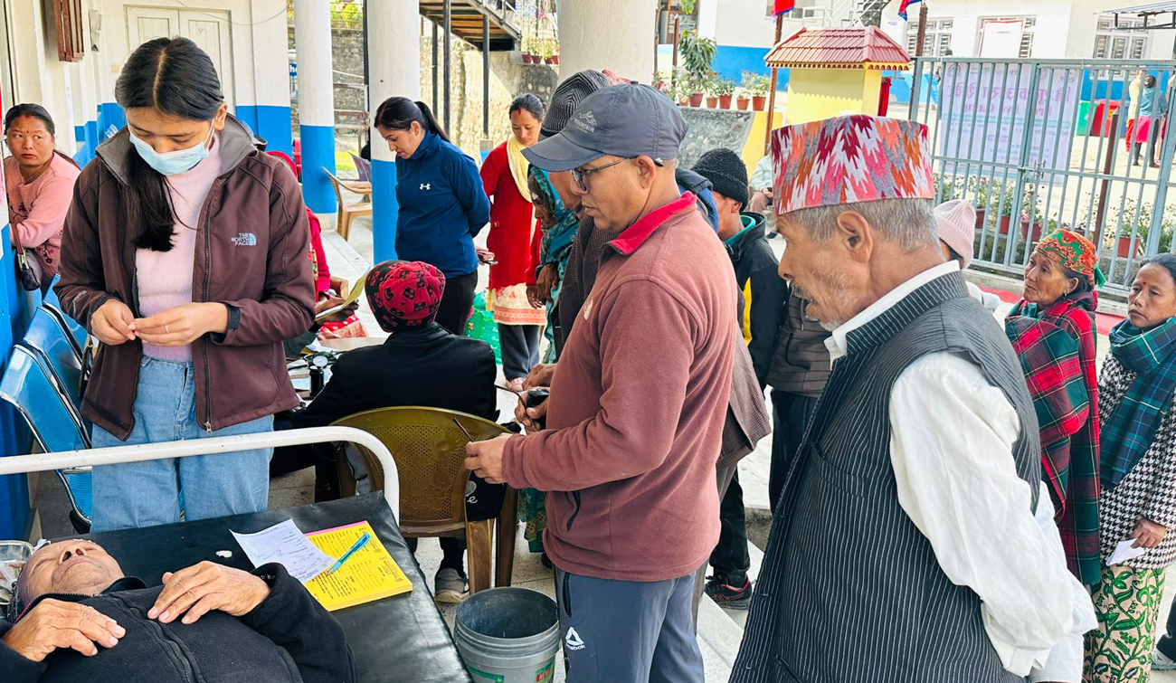 आँबूखैरेनी गाउँपालिकामा २ वर्षदेखि ८९ वर्षसम्मकाको मोतिविन्दुको निःशुल्क अप्रेसन