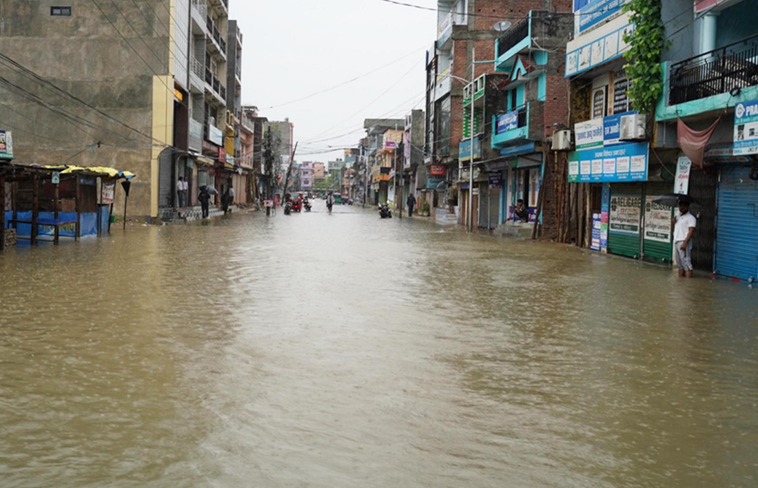 बाटोमा आएकाे बाढीमा डुबेर दुई किशोरीको मृत्यु,  एकजना बेपत्ता