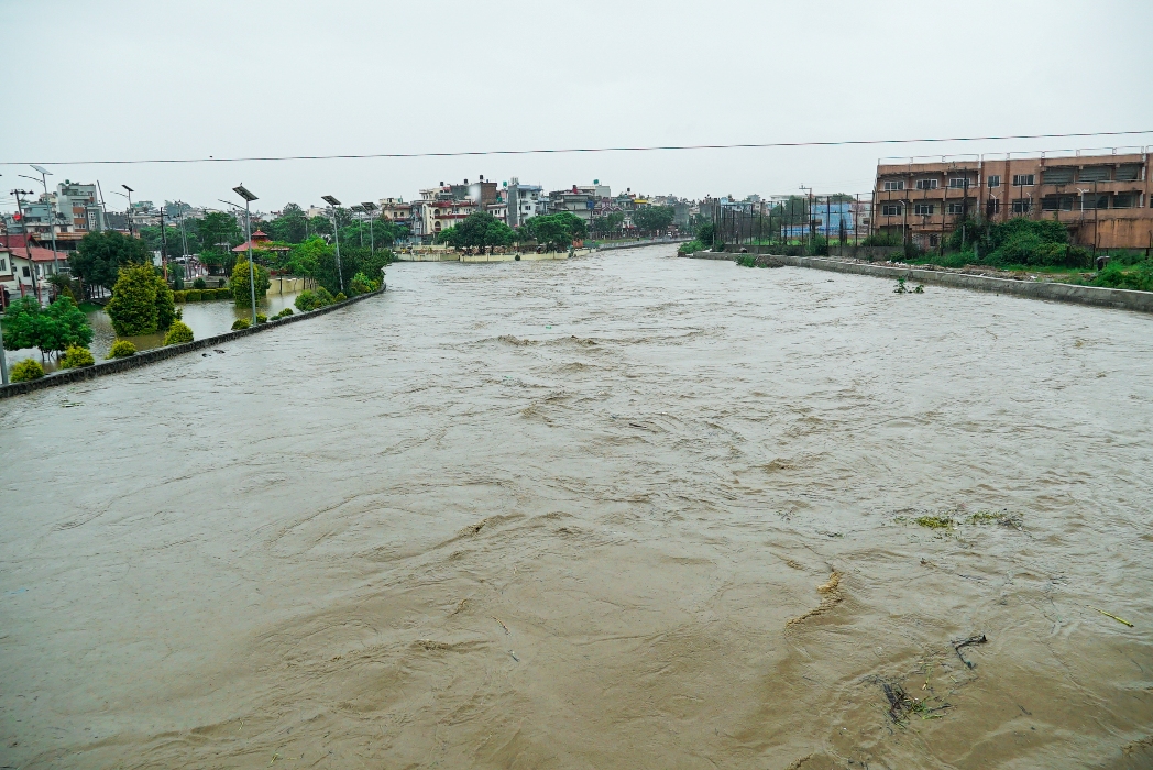 बाढी पहिरोको कहरः ७ जनाले गुमाए ज्यान, कोशीका ४१ ढोका खोलिए, देशभर यस्तो छ अवस्था 