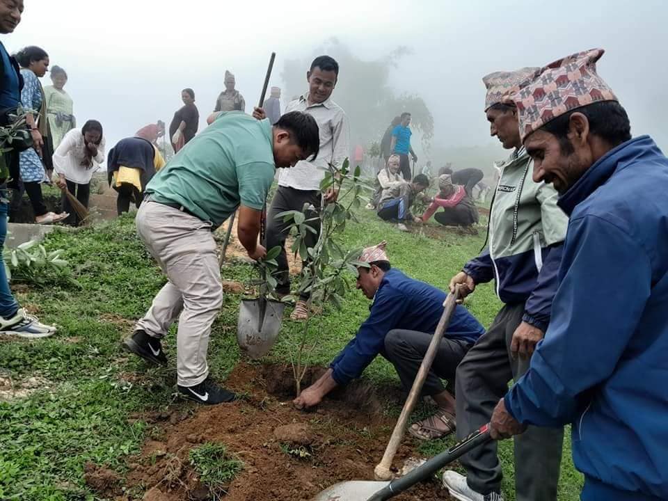 हतवागढी गाउँपालिकामा सातामा १ दिन अनिवार्य श्रमदान 