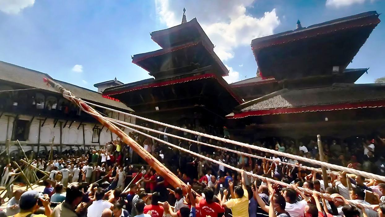 लिंगो ठड्याएर शुरू भयो इन्द्रजात्रा