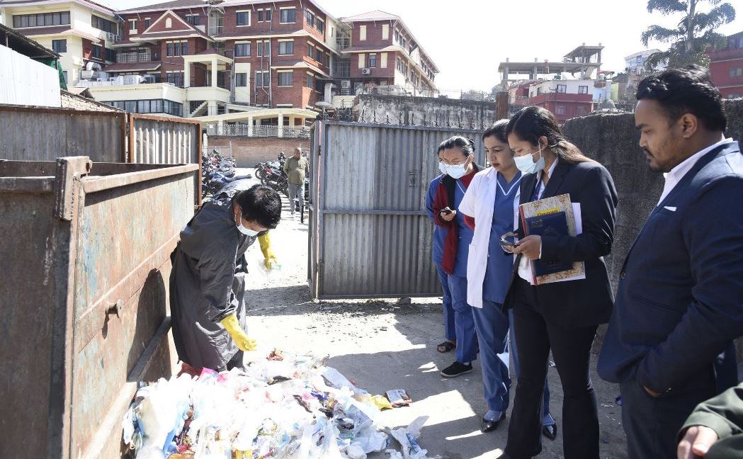 काठमाडौँ महानगरले कान्तिसहित ५ अस्पतालको फोहोर नउठाउने, यस्ता छन् कारण 