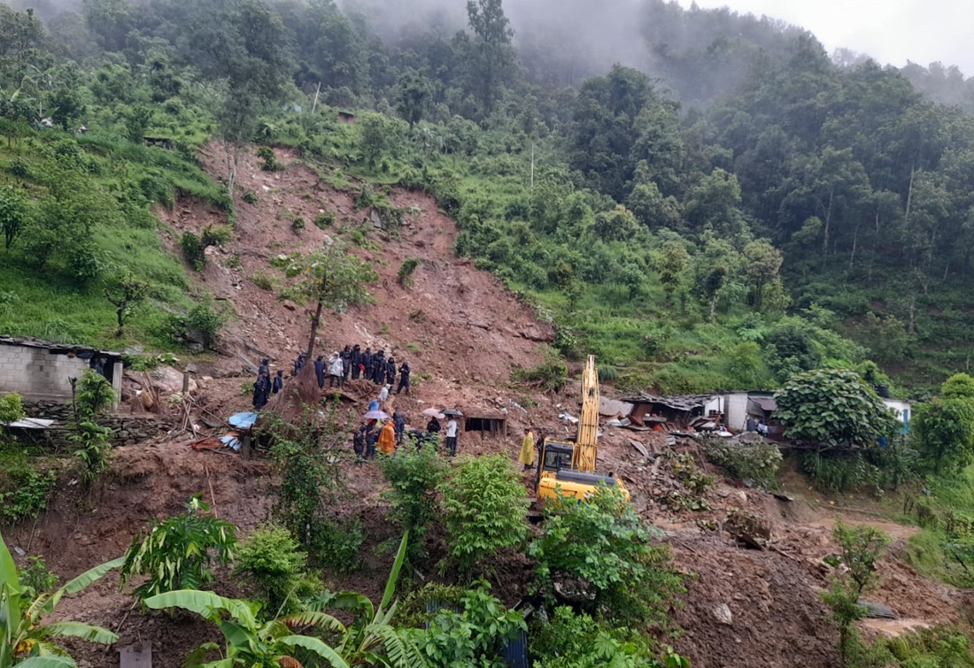 पहिरोले पुरिएका तीनजनाको शव भेटियो