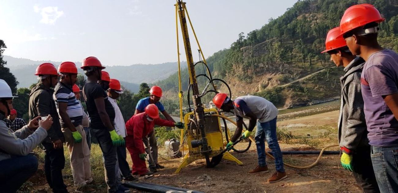 भैरवी गाउँपालिकामा फेरि सुरु भयो पेट्रोलियम उत्खनन् 