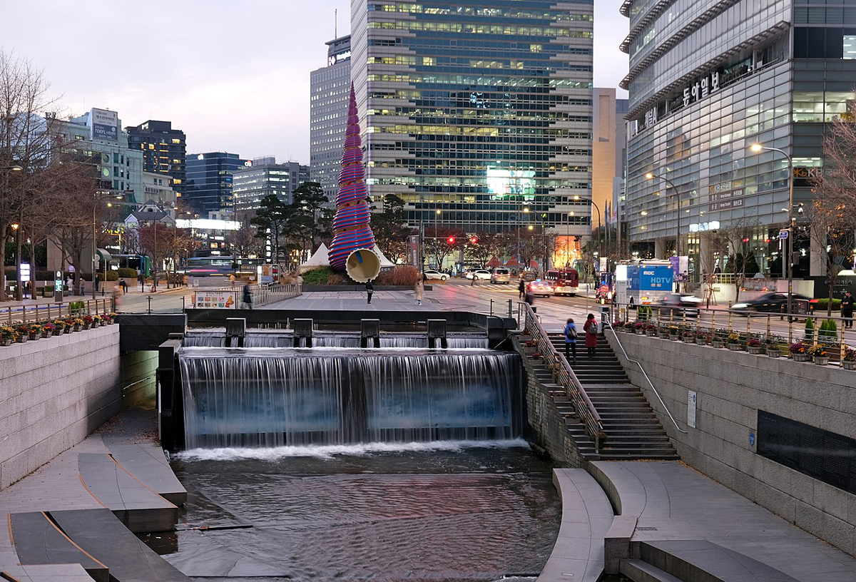 seoul-21690456453.jpg